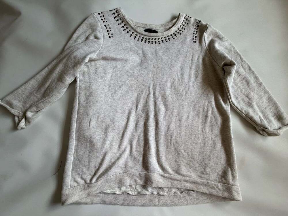 Earl Sweater L Beige Studded Beckline Long Sleeve Crew Neck Sweatshirt Casual
